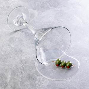 Blague / accessoire de martini renversé * Nouveau look ! *