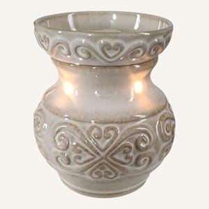 Rustic Ceramic Wax Warmer – Elegant Heart Design | Home Fragrance Warmer with Soft Glow Lighting for Home & Office Aromatherapy