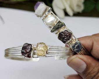 Pulsera de plata de ley 925 con múltiples piedras preciosas en bruto