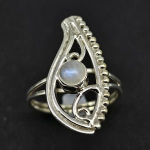 Natural Moonstone Silver Ring 925 Solid Silver Ring Moonstone Gemstone Silver Statement Ring Round Moonstone Ring Handmade Ring For Women&#39;s