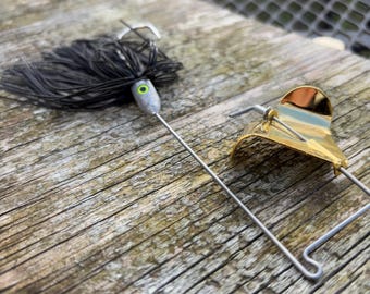 Buzzbait (Black Skirt, Gold Blade, Approx 3/8 oz)