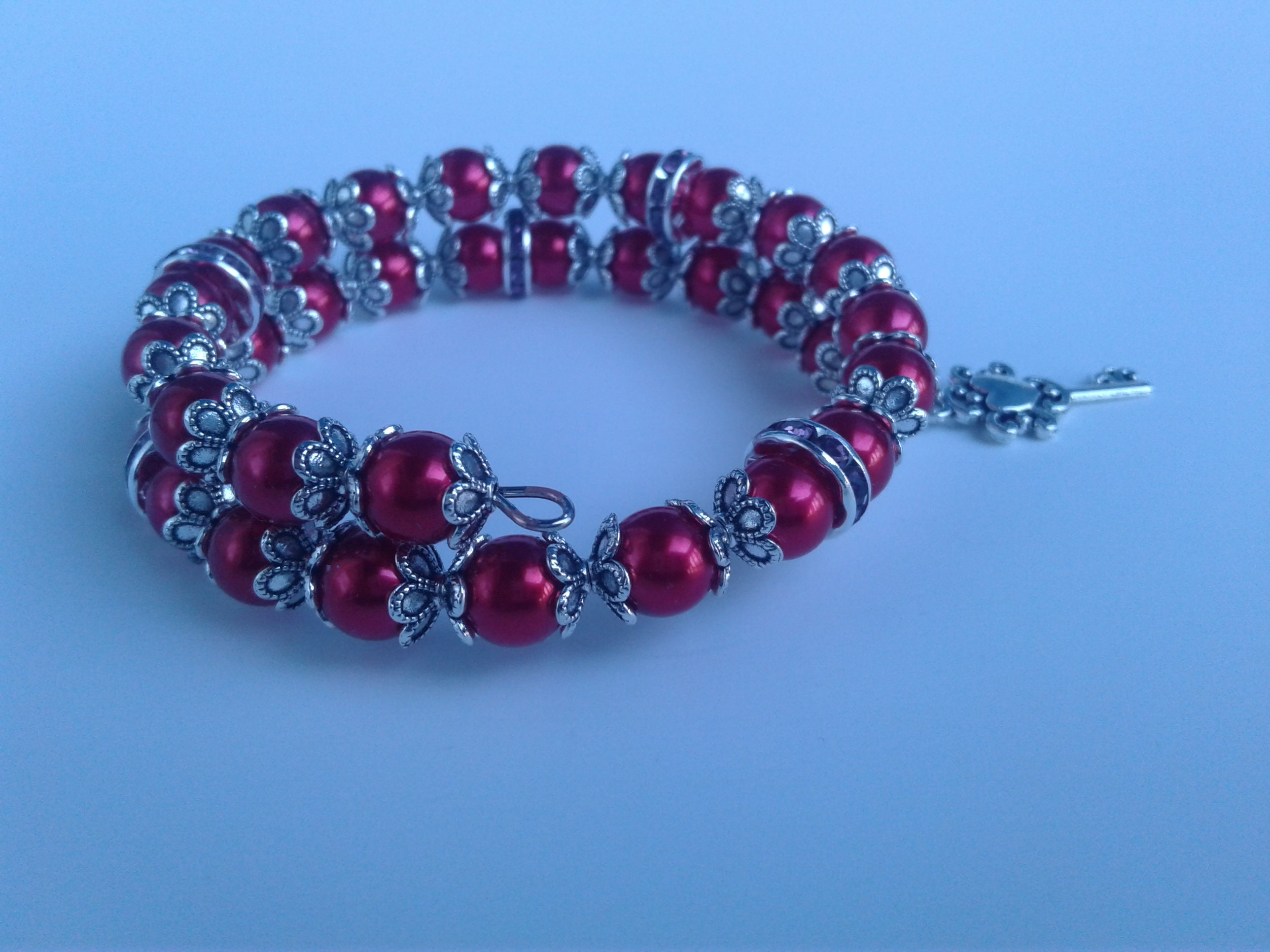 Handmade beaded Bracelet Memory wire bracelet Red bracelet Etsy.de