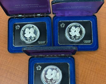 Lote de 3 medallas de plata esterlina del Bicentenario de EE. UU. de 1973, Samuel Adams/Patrick Henry