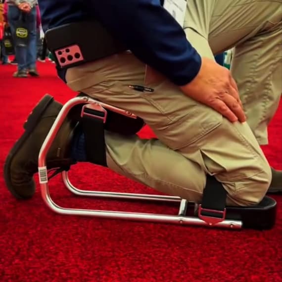 Viral TikTok Garden Kneeler – Wearable Knee & Seat Support with Rubber Pads