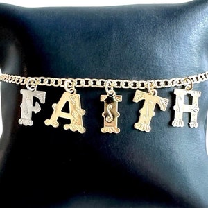 Glaube Wort Halskette, Buchstaben Halskette, spirituelle Halskette, christlich-katholische religiöse Halskette, Inspiration Motivationswort, Taufe Geschenk