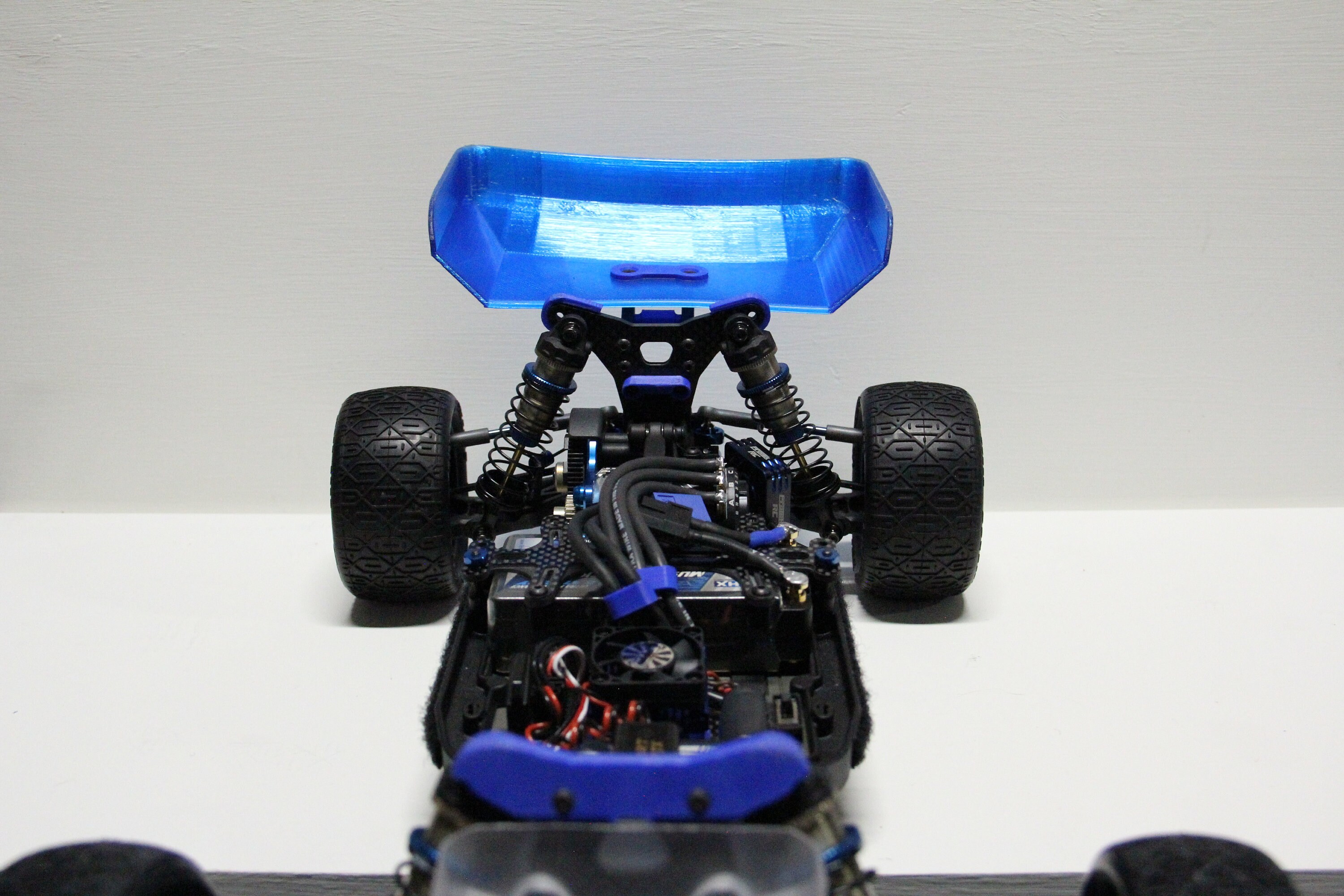 Aileron Arrière TPU Pour Buggy RC 1/10 – Neuf, Solide Et Prêt à Monter