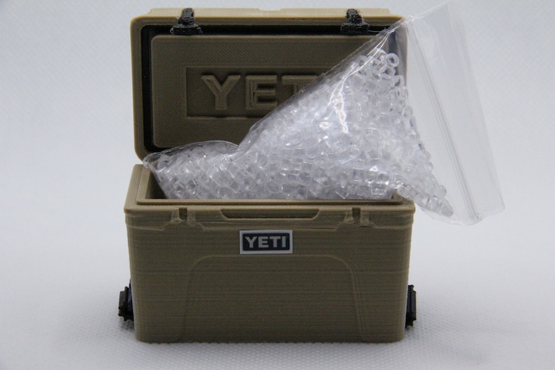 1/10 Scale YETI Cooler SCX10 1:10 Icechest Mini Solid Colors Tan with Ice