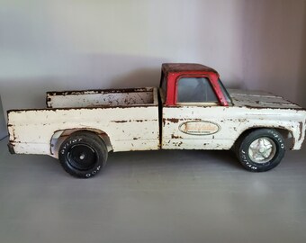 metal toy pickup trucks