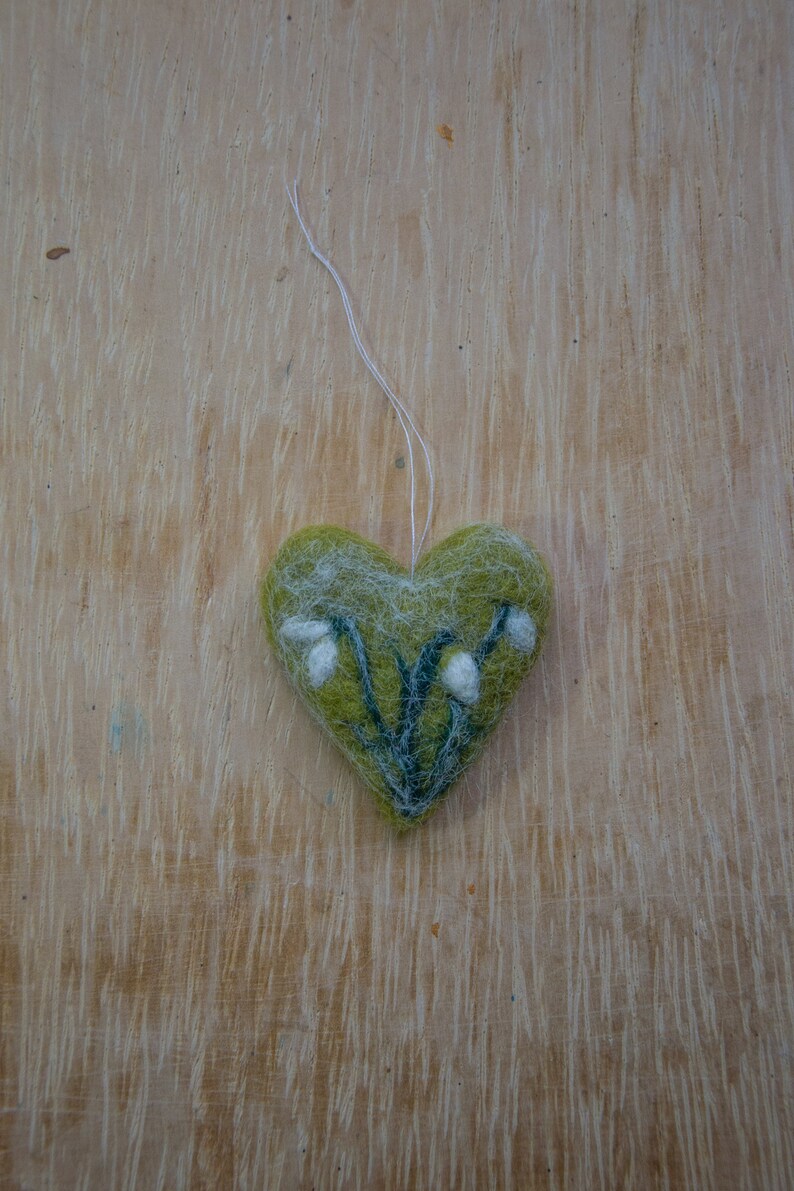 needle and thread snowdrop