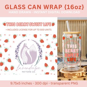 Emballage de bocal en verre de 16 oz This Berry Sweet Life | Fraise, Fleurs roses, Noeud vert PNG | Téléchargement numérique : tasses, gobelets, petites boutiques | DTF UV