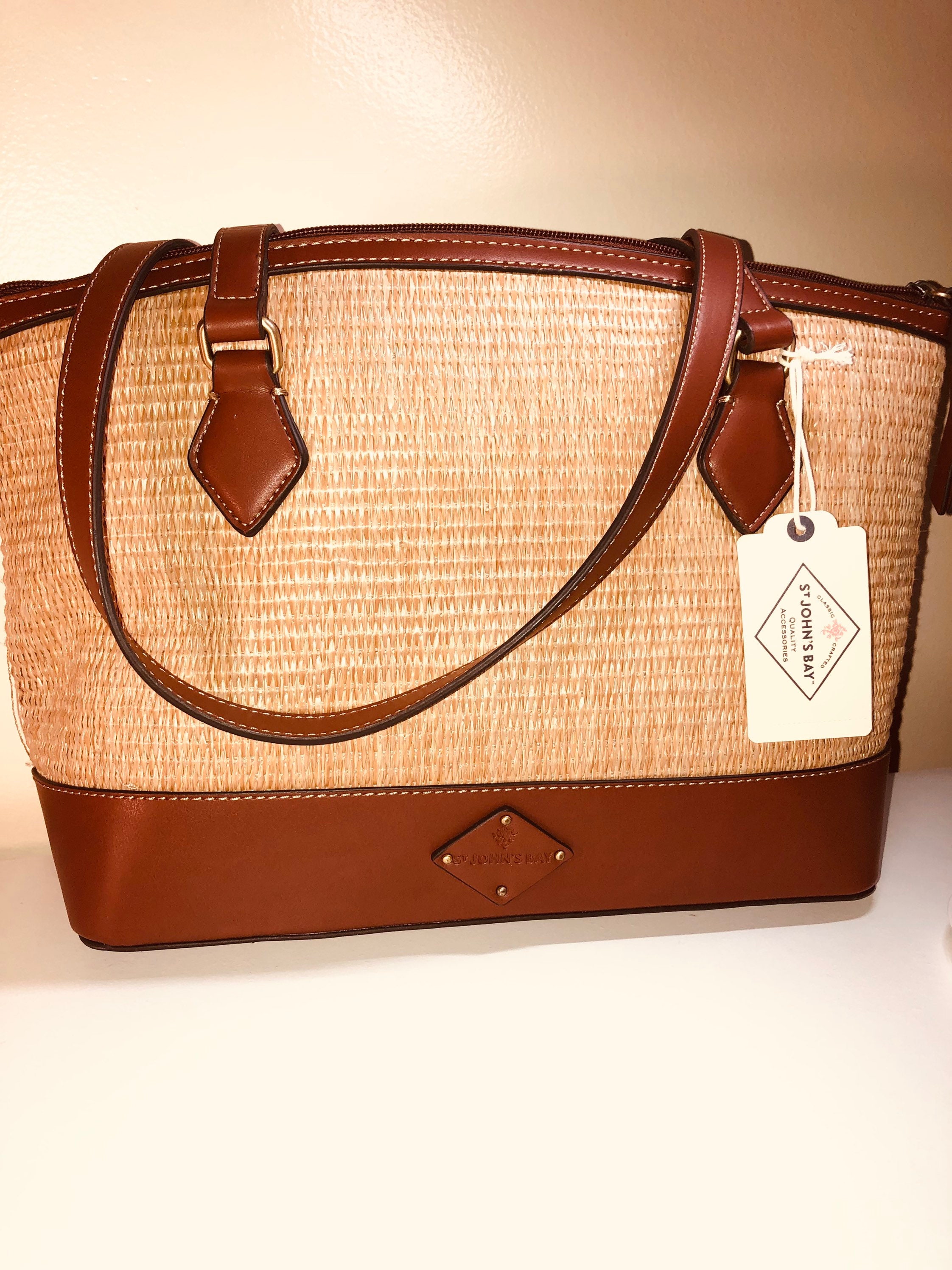 Buy Leather Handbags, Purses, Wallets & More - Derek Alexander