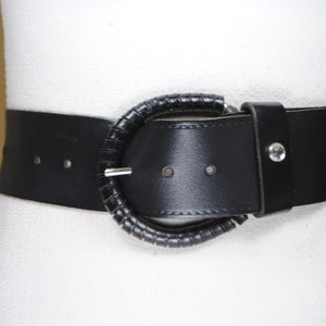 Breiter schwarzer Ledergürtel, abgerundete klobige Schnalle, Y2K Vintage Hüftgürtel, gewebte Schnalle, Strass, Strass