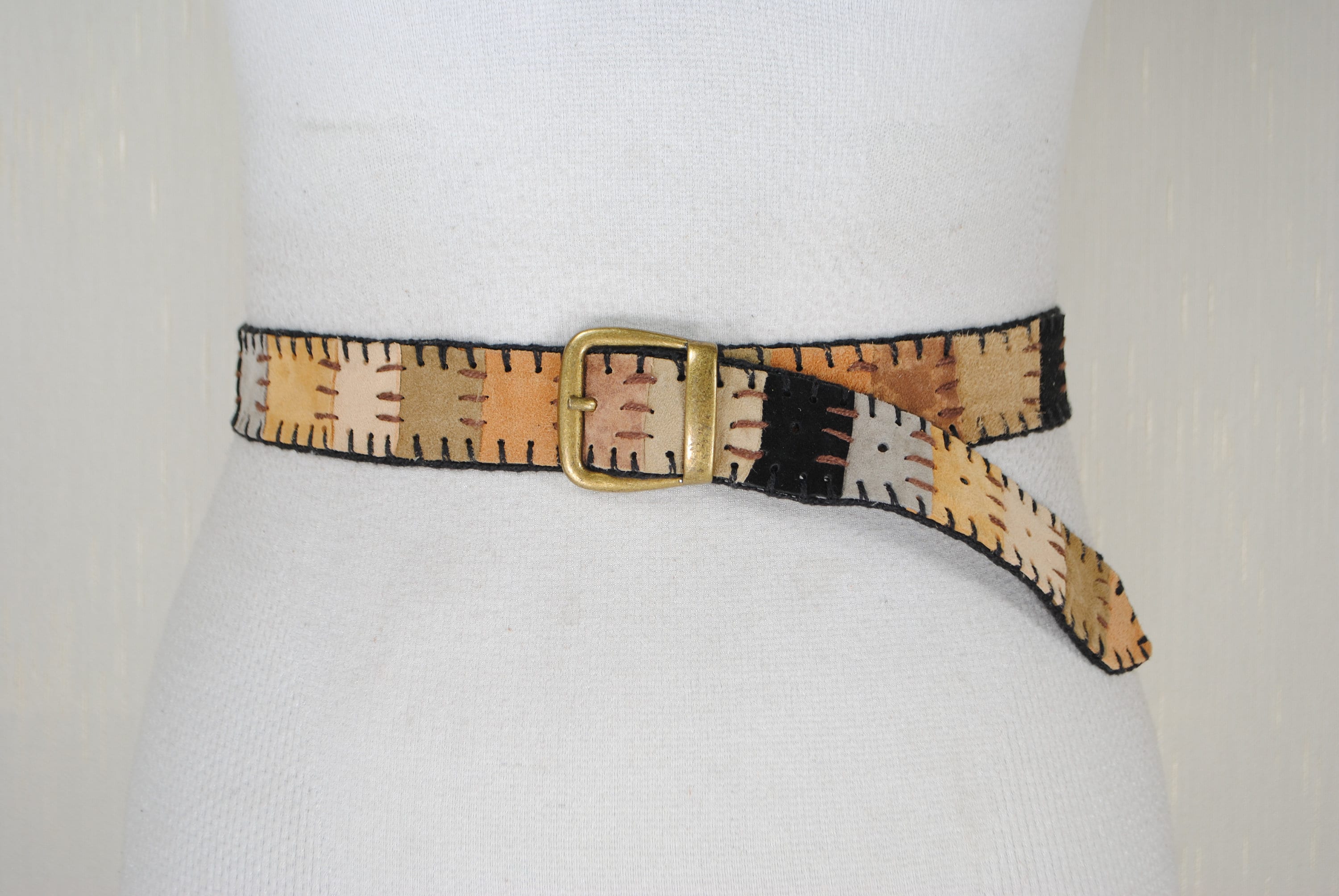 Vintage Rare 70s Black Leather Brass Fruit Applique Waist Belt M Vintage 1970s Artisan Leather Belts – Hand-painted, Beaded  main image 3