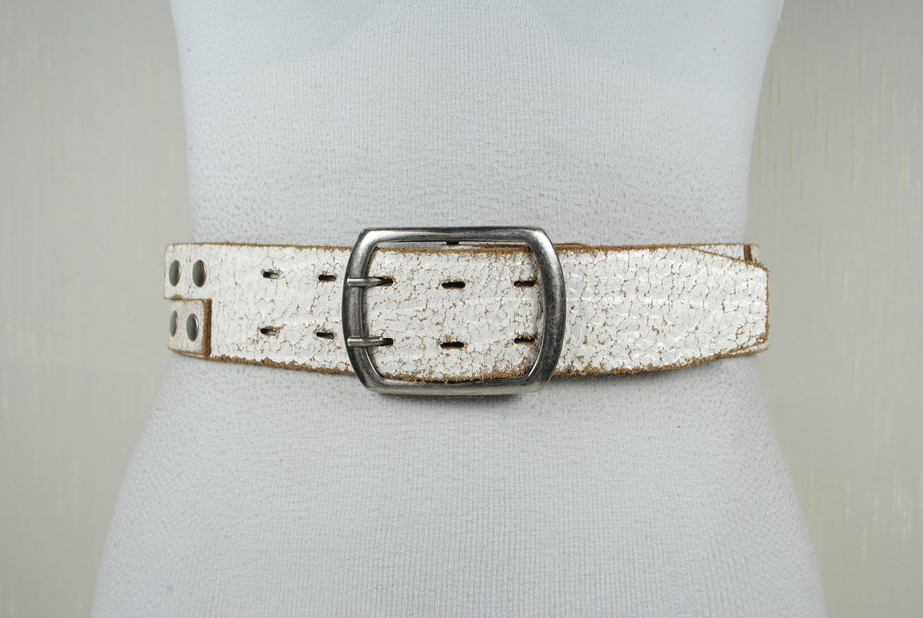 ベルト VACANT Archive : 25SS / TATE CRACK DOUBLE STUD BELT (WHITE) White Cracked Leather Belt, Vintage PETROL INDUSTRIES Hip