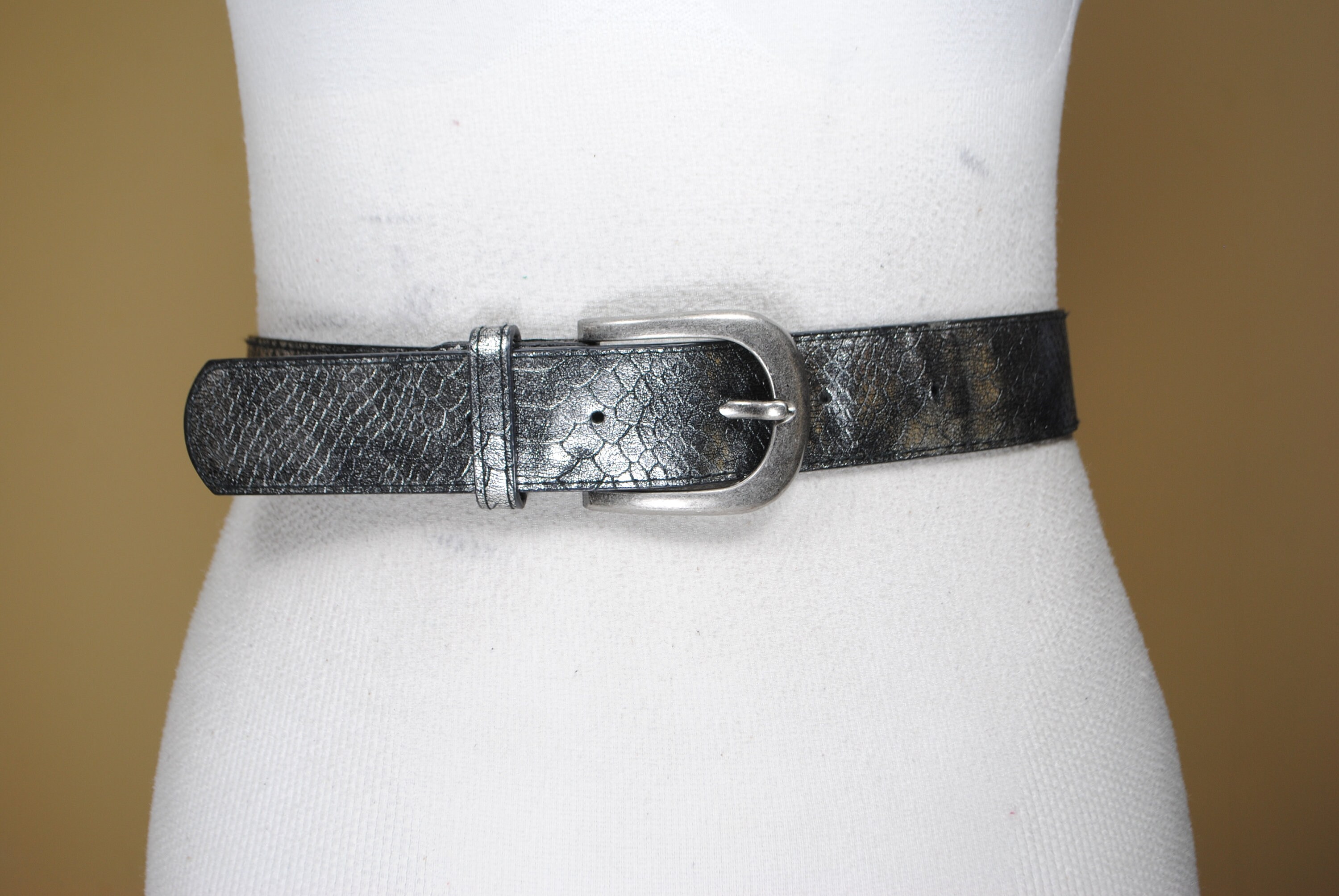 Silver Reptile Pattern Belt, Metallic Croc Leather Effect  display picture 1