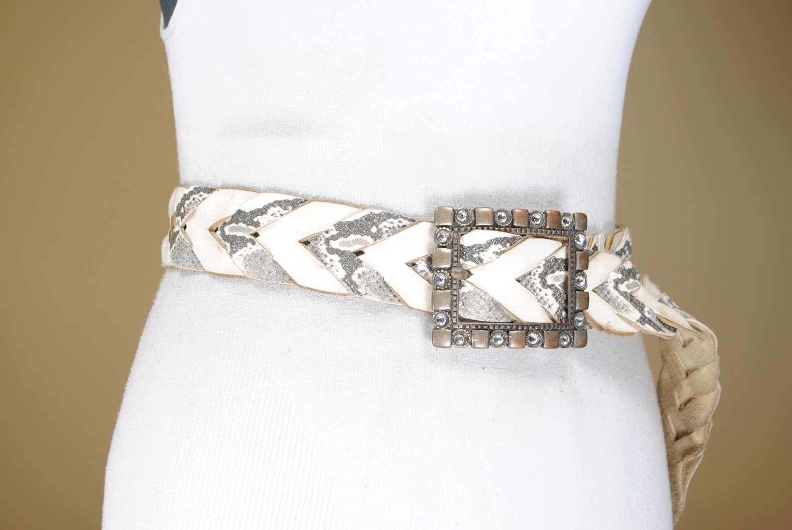 1980er 42'' weißer geflochtener Ledergürtel für Frauen | Etsy