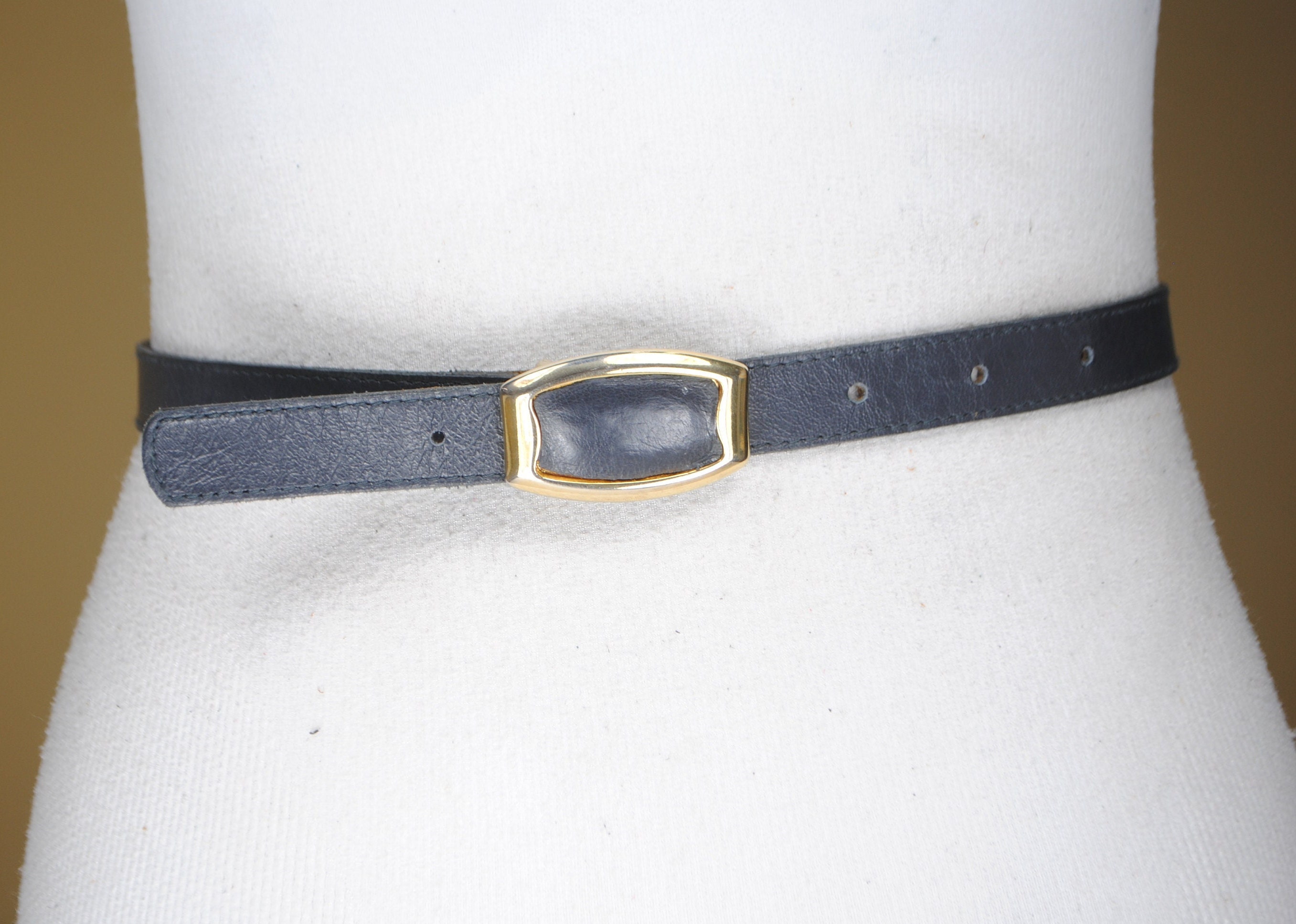 New Womens Skinny Reversible Leather Belt Bohemian Buckle Blue Black Size 34 Skinny Blue Leather Belt, Old Money Quiet Luxury for Women  main image 3