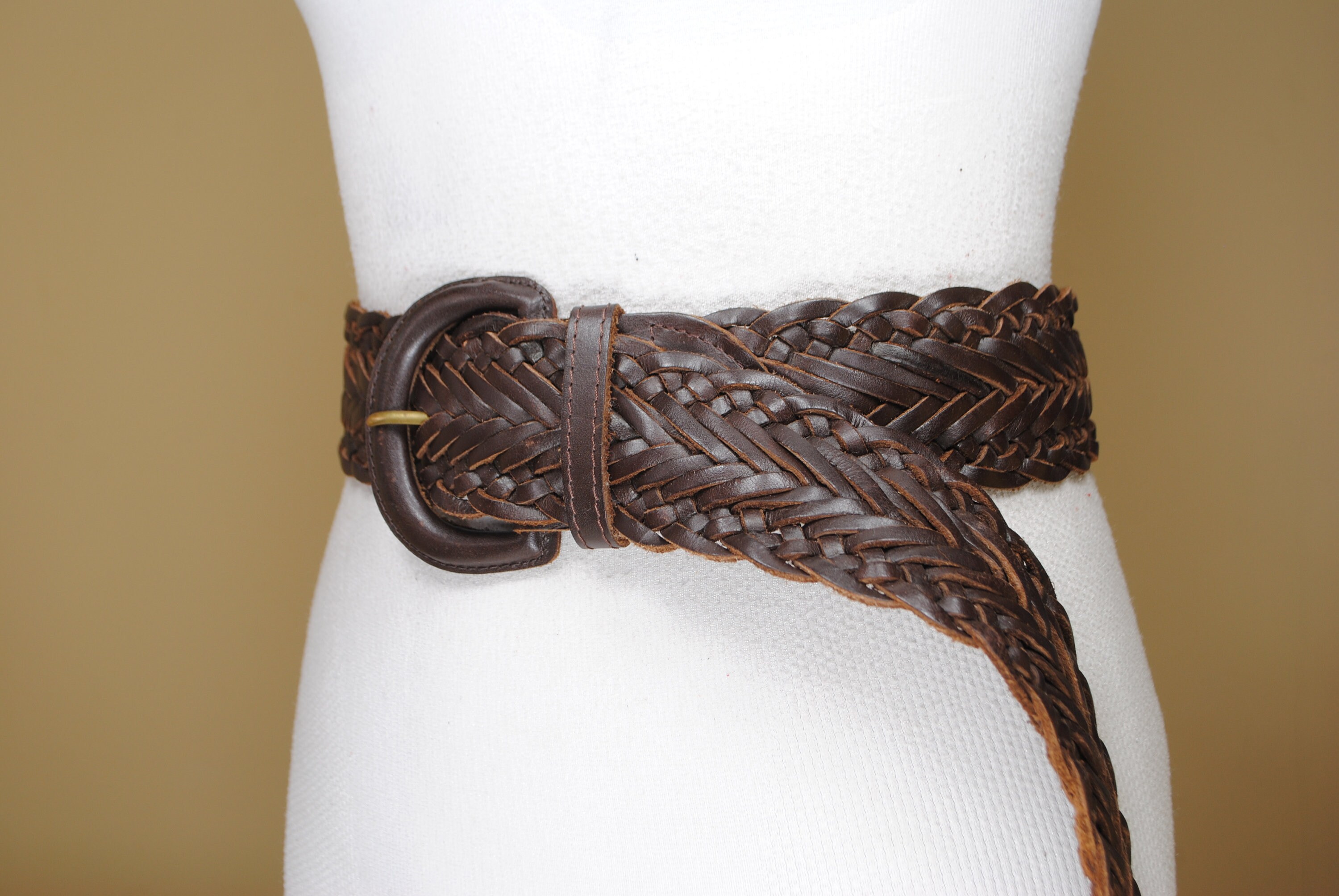 5622 Women\'s Wide Brown Braided Belt With Round Pebble Concha Buckle 2 main image 3
