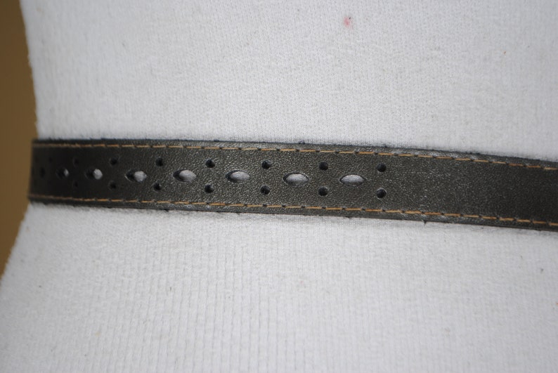 Laser cut Belt 90s 32/'/'-36/'/' skinny gray vinyl belt for women