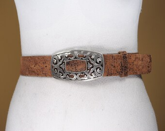 Riem met gesneden zilveren gesp, bruine leren riem, riem met middeleeuwse gesp, vintage riem voor dames