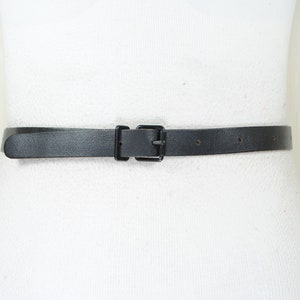 Skinny Black Leather Belt for Women, Black Plastic Buckle, 80s 90s Vintage Accessories, Narrow Slim Belt, Size 22 23 24 25 26 27 28 29