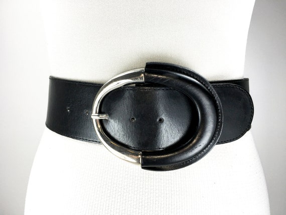 1980s 37''-41'' wide black leather belt for women