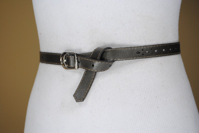 Laser cut Belt 90s 32/'/'-36/'/' skinny gray vinyl belt for women