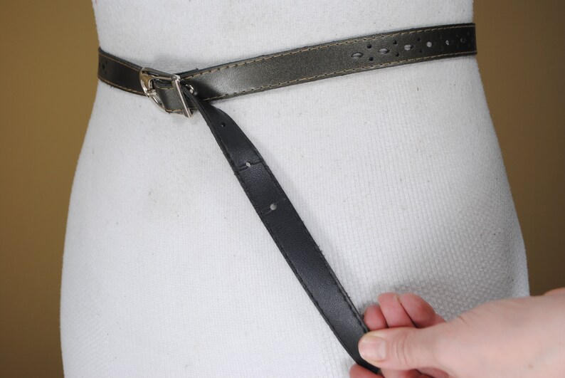 Laser cut Belt 90s 32/'/'-36/'/' skinny gray vinyl belt for women