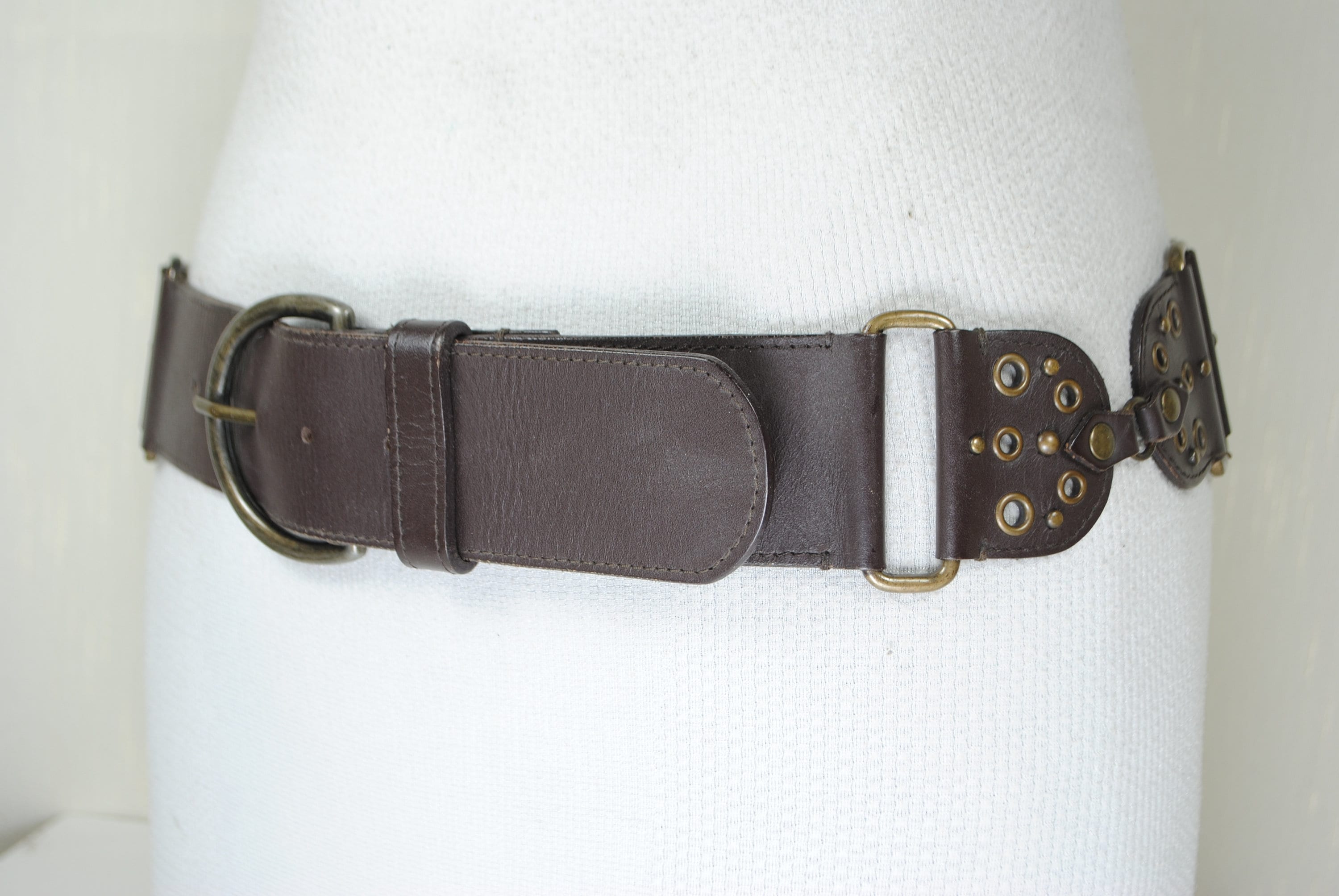 Studded Leather Belt Women Medium Brown Whipstitch Brass Buckle Boho Classic Y2K Genuine Vintage Retro Circle Studded Leather Belt  main image 4