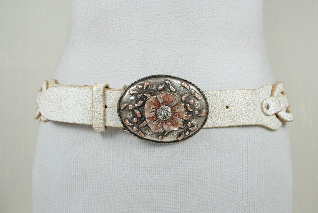 Vintage Y2K leather hip Belt Ivory silver buckle Made In Canada Sz S oversized Vintage White Leather Belt Big Silver Buckle 90s Y2K Waist  main image 3