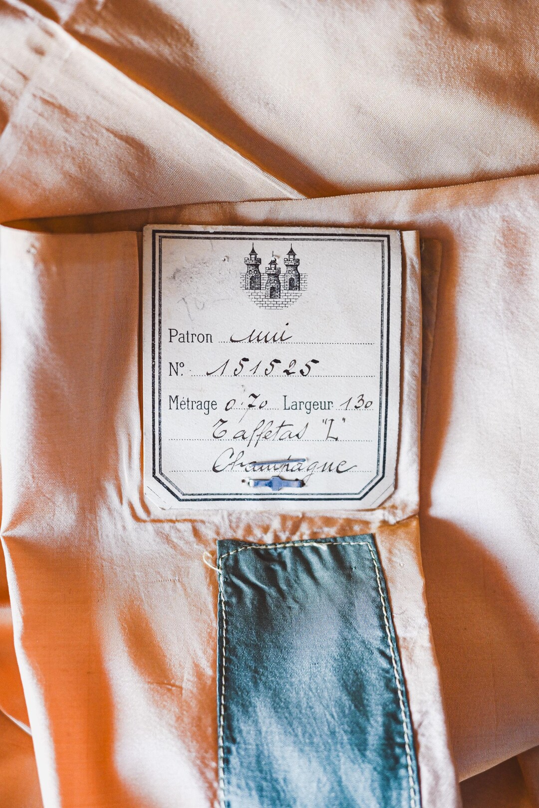 Using様 Vintage Edwardian Era Taffeta Fabric Swatch: Elegant Textile