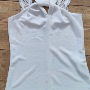 White House Black Market, Tops, White House Black Market Wide Lace Cami  In White Size Xs