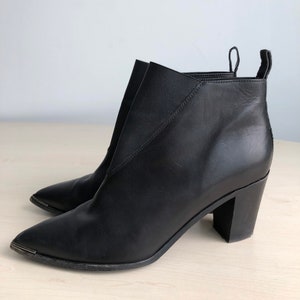 Pointed toe black leather ankle boots ACNE STUDIO  size 41EU