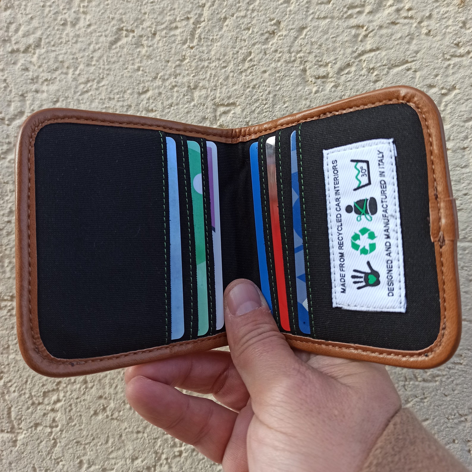 Bring credit cards in recycled material. Sustainable and vegan Etsy