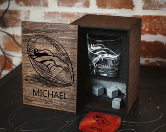 Personalized whiskey gift set - 31  - Personalized Football gift - Football fan gift - Whiskey Glass in wood box