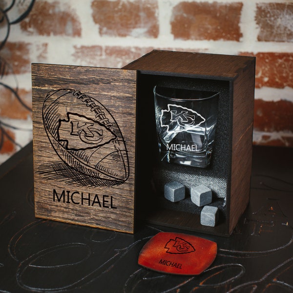 Ensemble cadeau personnalisé de whiskey - 29 - équipe personnalisée de football - Kansas City - verre de whiskey dans la boîte en bois