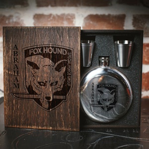 Personalized flask gift set in wood box - 104 -  Rpg fans gift, Personalized whiskey gift set