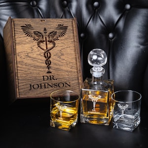 Personalized Whiskey Decanter Set - Personalized Gift with Custom Engraving Decanter Set in Wooden Box Doctor Gift Ideas Christmas Gift