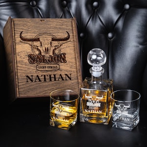 Personalized Whiskey Decanter Set - Personalized Gift with Custom Engraving - Decanter Set in Wooden Box - Cowboy Gift - Christmas Gift