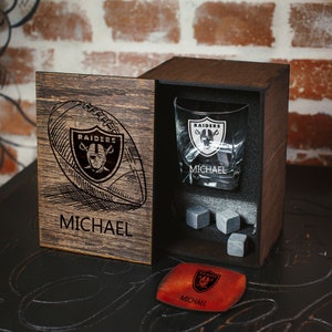 Personalized whiskey gift set - 32  - Personalized Football gift - Football fan gift -  Whiskey Glass in wood box