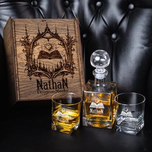 Personalized Whiskey Decanter Set - Cool Personalized Gift for Friend - Gift for Game Master - Decanter Set in Wooden Box, Christmas Gift