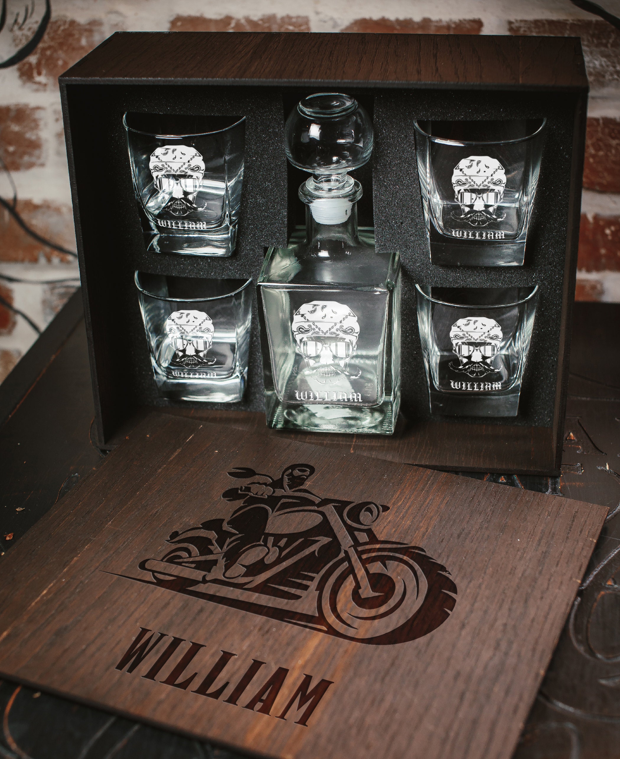 Harley-Davidson® Wine Glass Set w/ Charms, Etched H-D Script, Set of Two 23  oz. - Wisconsin Harley-Davidson