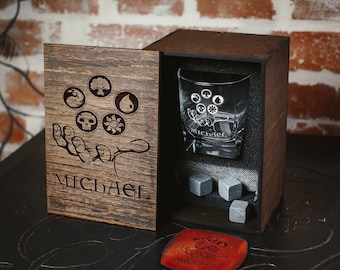Cadeau personnalisé de mariage d’ensemble de cadeau de whiskey - 149 - verre de whiskey, conseil rpg jeu jeu de pierres de whiskey ensemble, sous-verre en cuir dans la boîte en bois