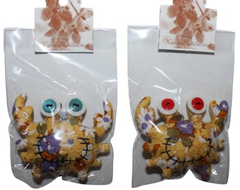 Animal pendant with button eyes - Cancer 07 - Animal doll