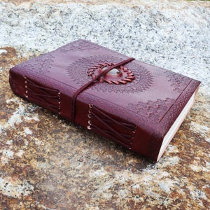 Notizbuch aus Leder rot-braun Mandala mit Stein braun Skizzenbuch Tagebuch