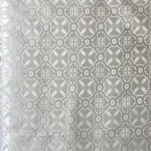 Witte liturgische niet-metalen brokaat 150cm Breedte, klein formaat patroon, Overblijfsel, Altaar doek Gewaad stof, Klaar om te verzenden