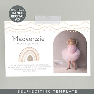 Könnte beinhalten: Eine halseitige Tanz-Recital-Anzeige mit einem Foto eines jungen Mädchens in einem rosa Tutu. Die Anzeige hat ein Regenbogen-Design mit dem Text "Mackenzie MONTGOMERY" und eine Nachricht über die Leistungen des Mädchens.