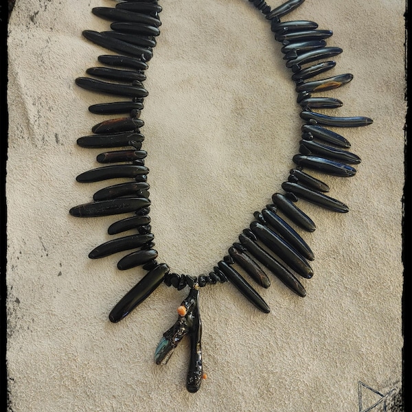Harmonie hawaïenne - Collier talisman en corail noir et ormeau