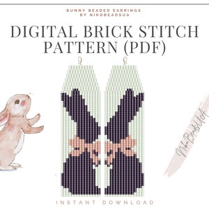 Pode incluir: Padrão de ponto de tijolo digital para brincos de coelho com contas. O padrão inclui um close-up do design de contas, que apresenta um esquema de cores verde claro, roxo escuro e rosa. O texto "DOWNLOAD INSTANTÂNEO" está na parte inferior da imagem.