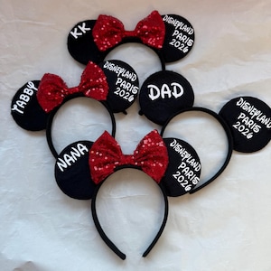 Tiara personalizada para viagem em família à Disney, com orelhas da Minnie Mouse e laço do Mickey, ideal para meninos e meninas. Presente de Natal de 2026 para anúncio de revelação de presente em cruzeiro.